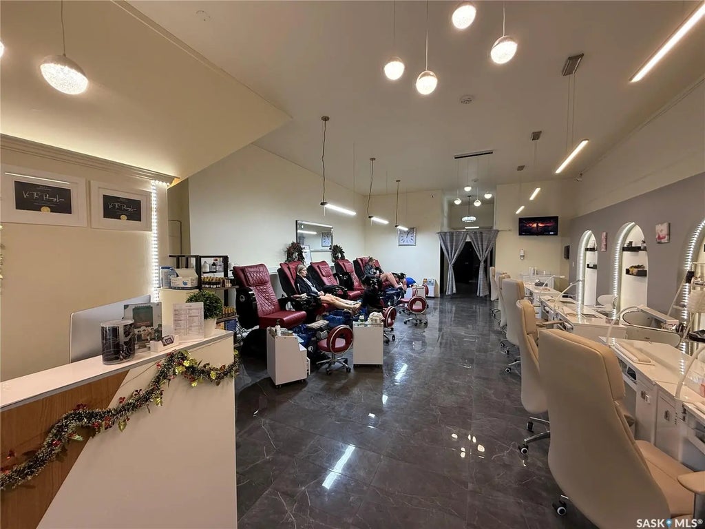 155 2nd Avenue S, Saskatoon