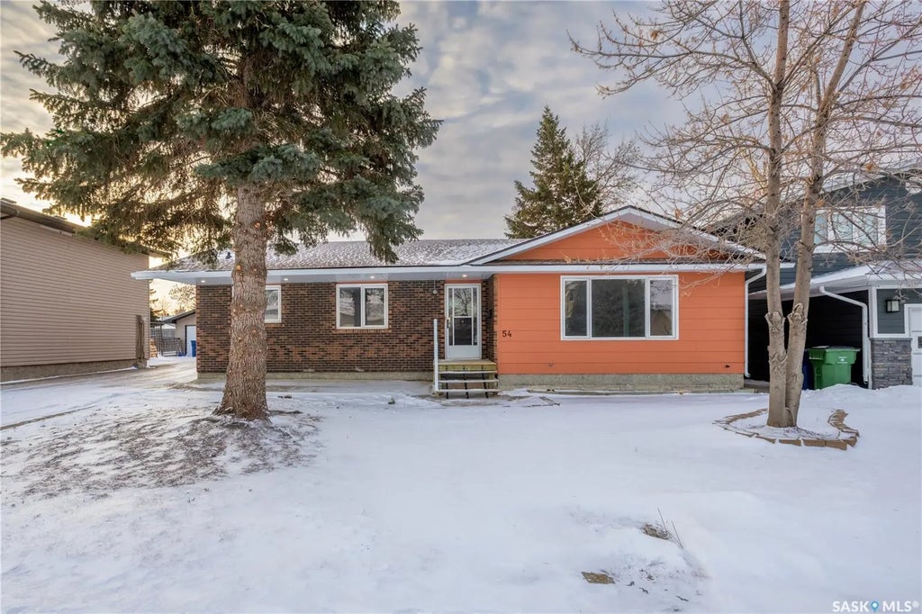 54 Buttercup Cres Nw, Moose Jaw
