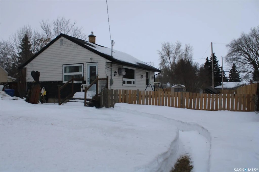40 King Street W, Yorkton