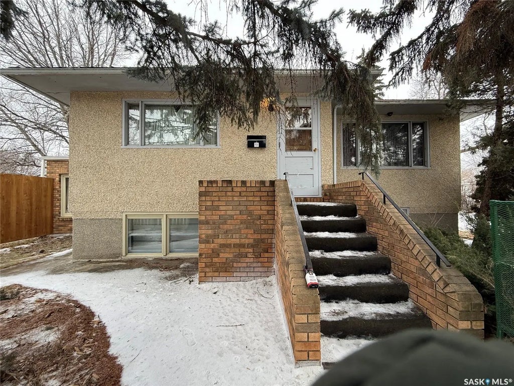 637 Tapley Street, Moose Jaw