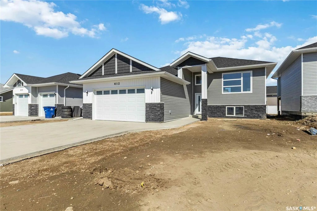 838 Ballesteros Cres, Warman