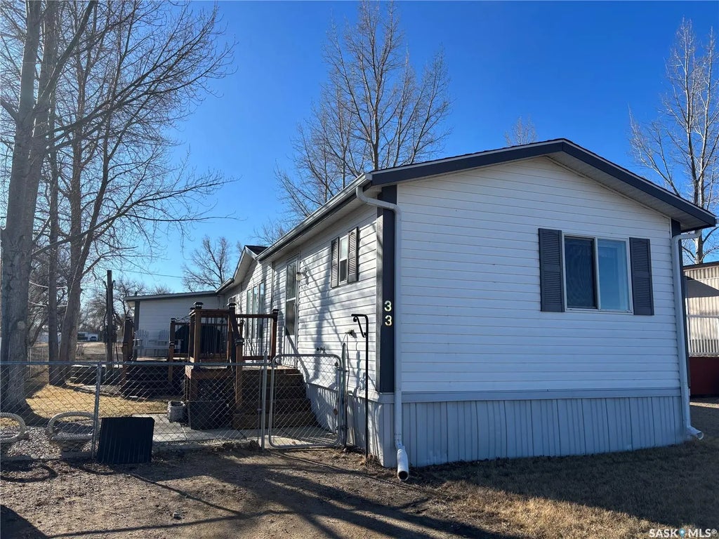 33 Cypress Mobile Home Park, Maple Creek