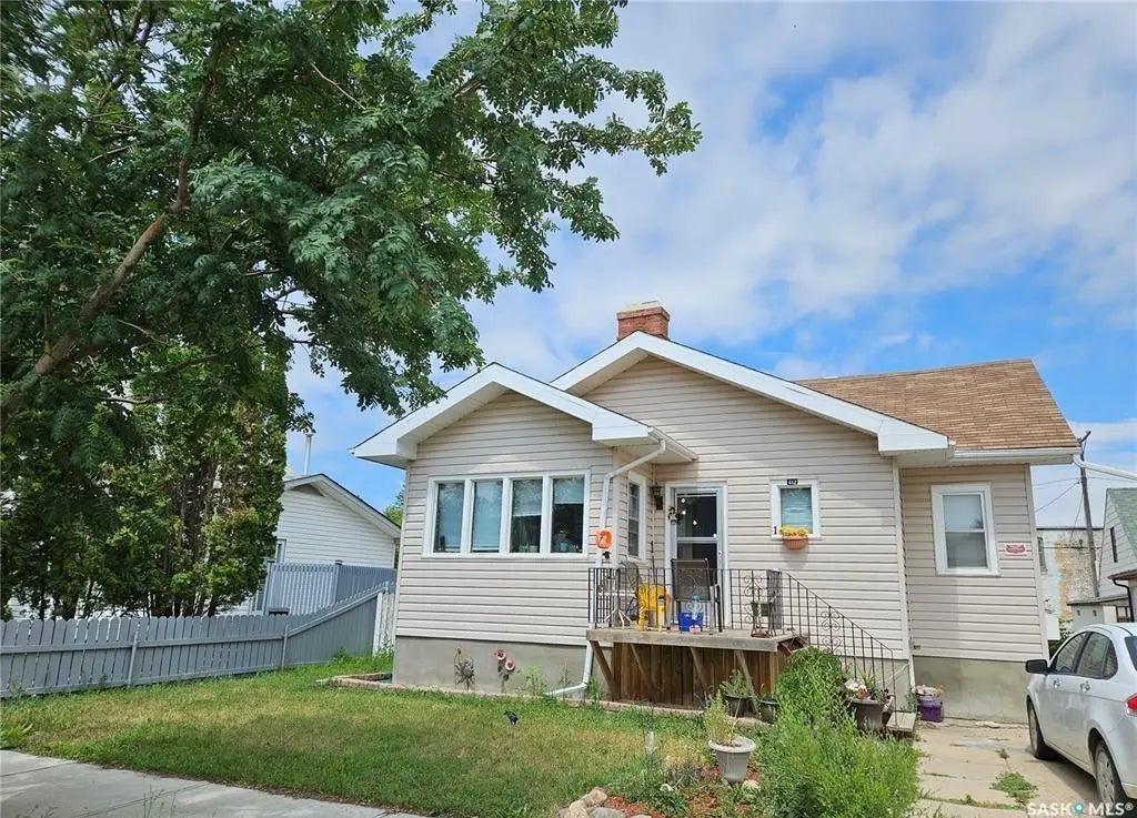 412 Iroquois Street W, Moose Jaw