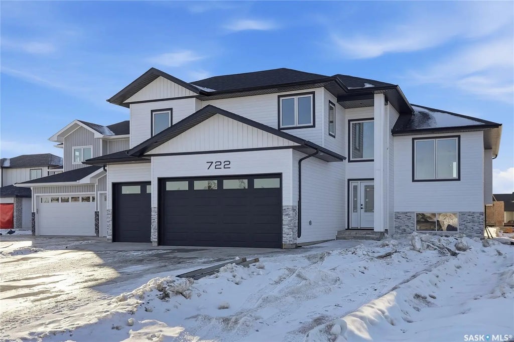 722 Weir Cres, Warman