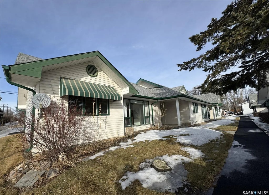 #105 - 111 2nd Avenue E, Rosetown