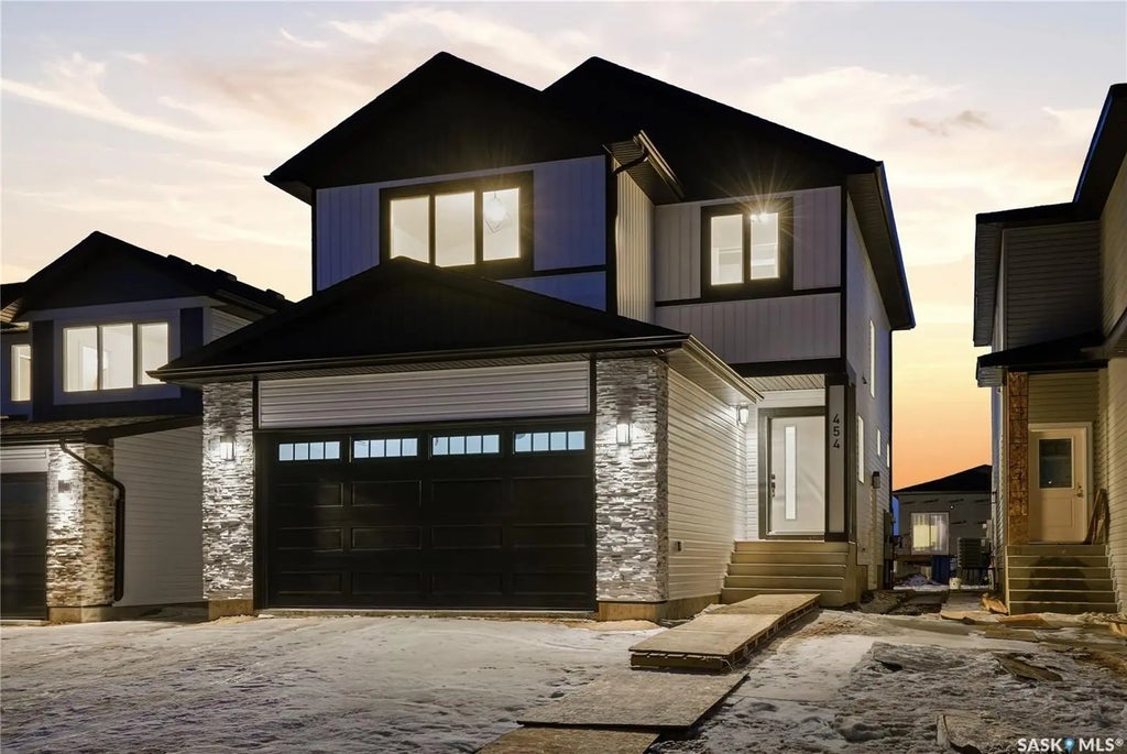 454 Nazarali Manor, Saskatoon