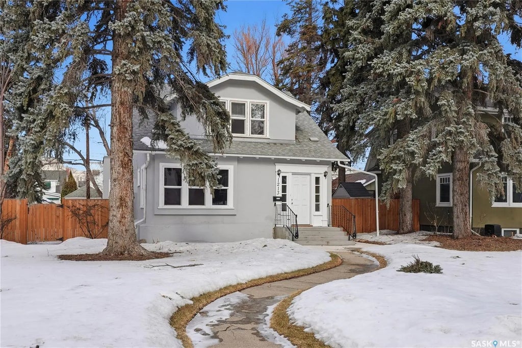 1213 Elliott Street, Saskatoon