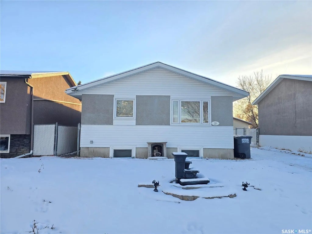 210 Western Cres, Saskatoon