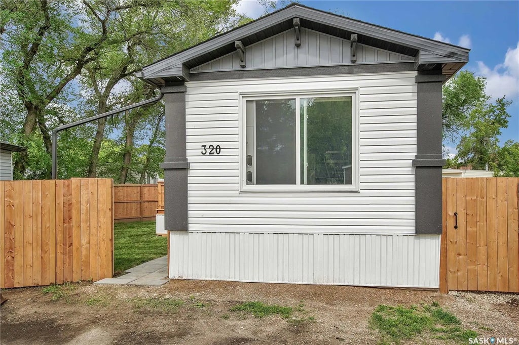 #320 - 1524 Rayner Avenue, Saskatoon