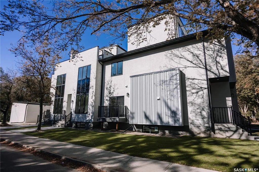 2800 14th Avenue, Regina