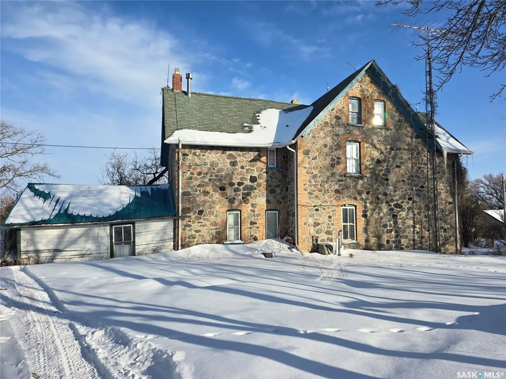 934 Main Street, Broadview