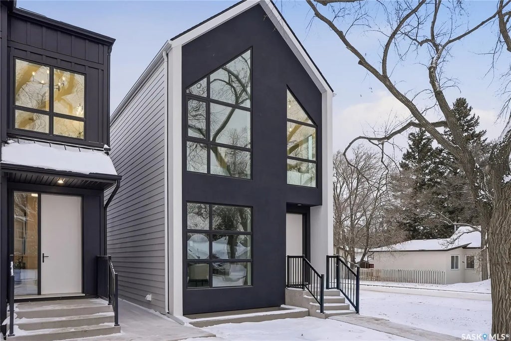 1139 13th Street E, Saskatoon