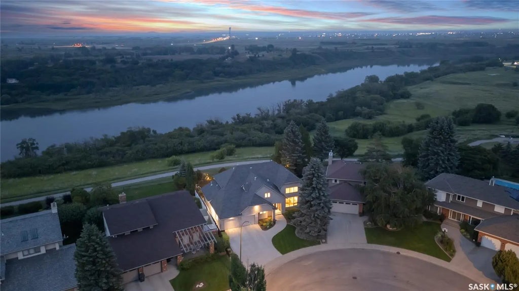 323 Mallin Cres, Saskatoon