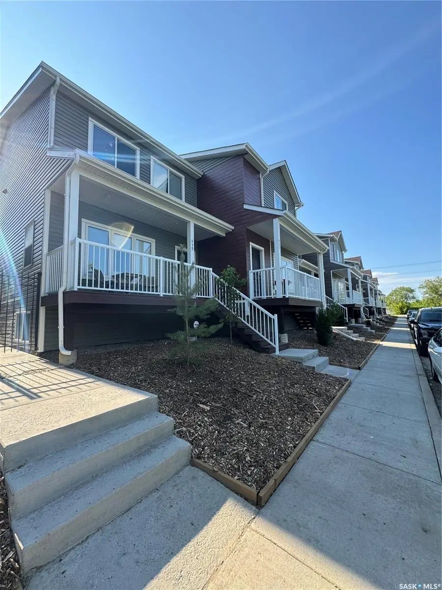 443 L Avenue S, Saskatoon