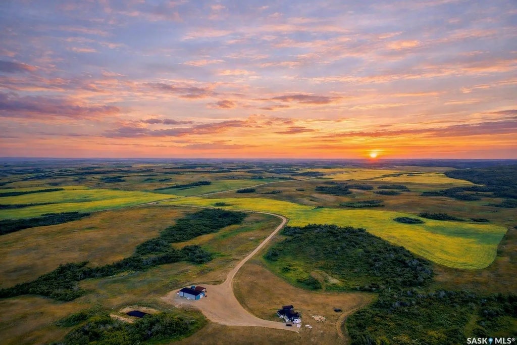 Top Of The Hill Quarter, Last Mountain Valley RM No. 250