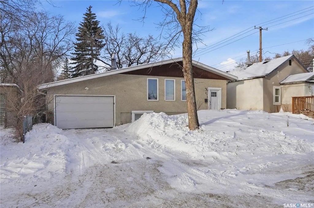 313 Q Avenue S, Saskatoon