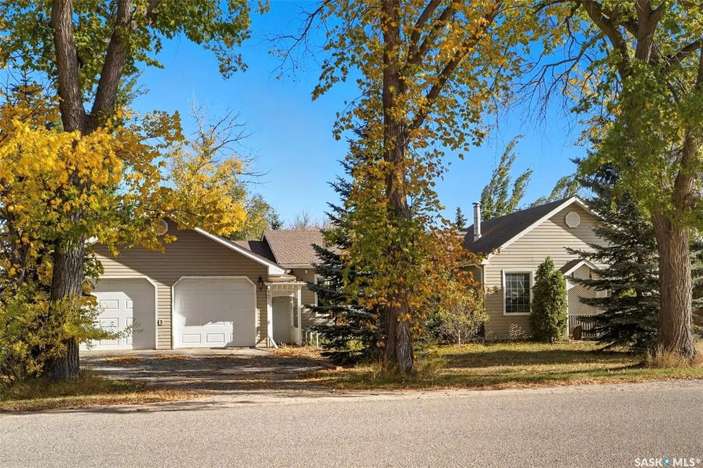 122 Main Street, Radisson