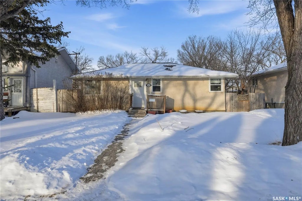 118 Ottawa Street, Regina