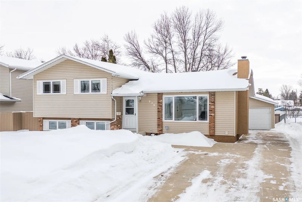 979 Sanderson Cres, Prince Albert