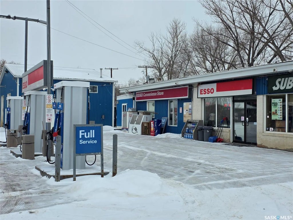 40highway 20, Lumsden