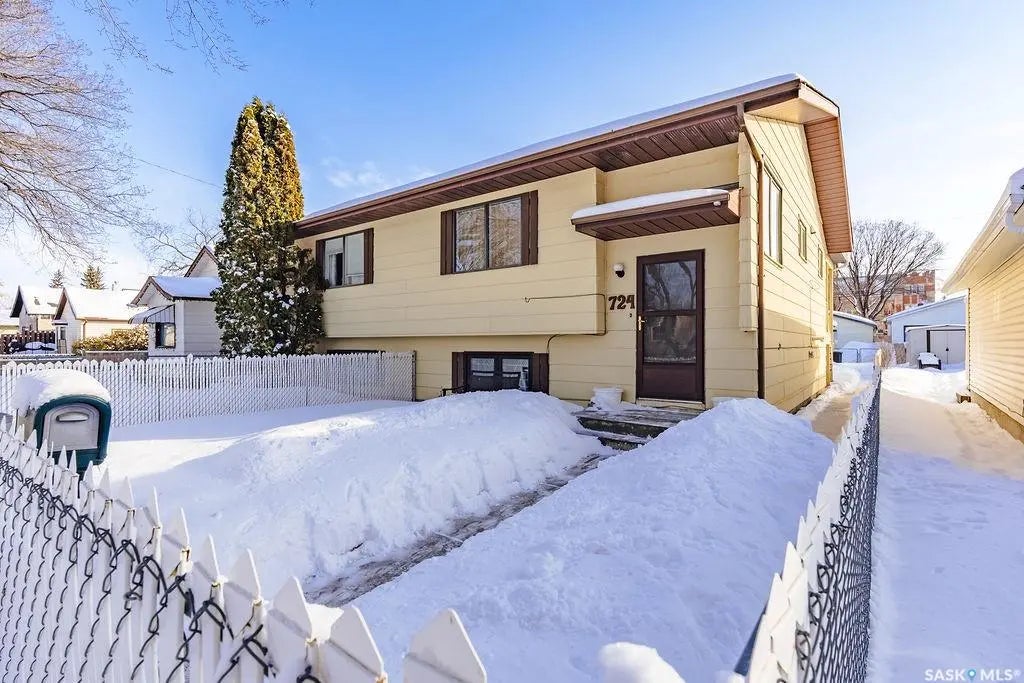 724 M Avenue S, Saskatoon