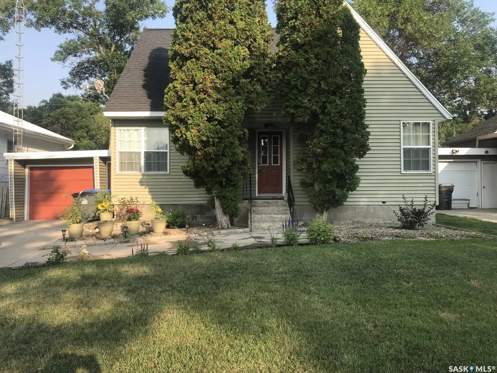 118 Second Street W, Carnduff