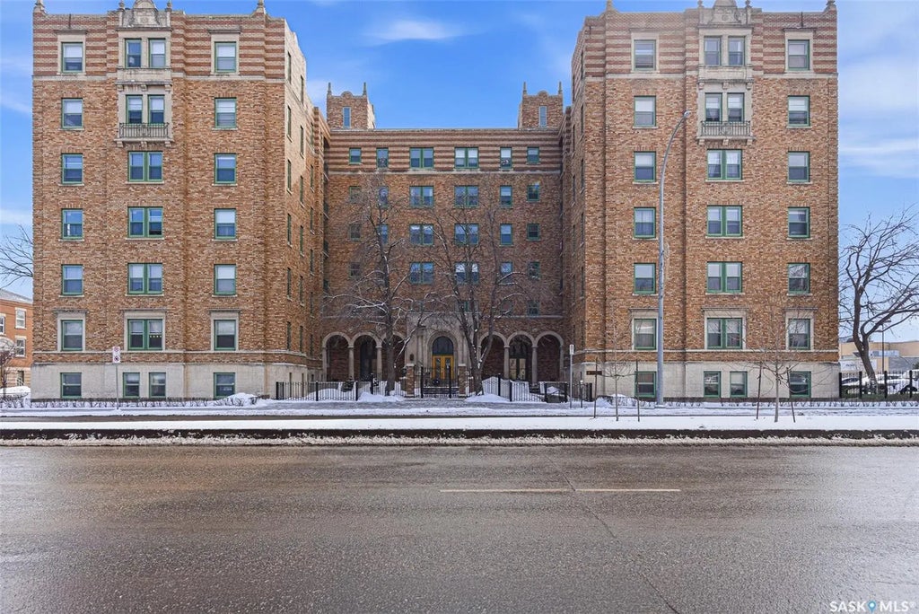 #214 - 2305 Victoria Avenue, Regina