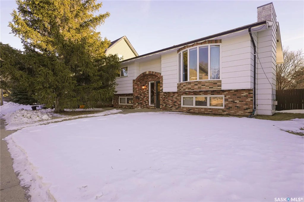 663 Athabasca Street W, Moose Jaw