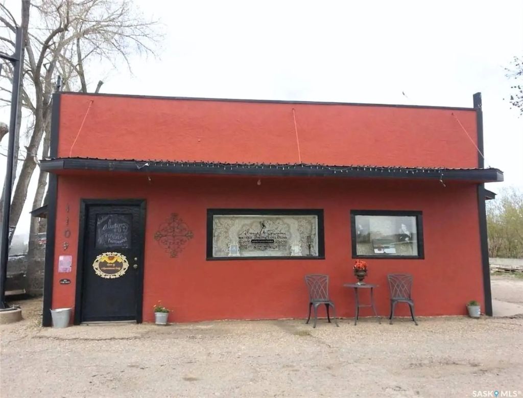 1109 S Railway Street E, Swift Current