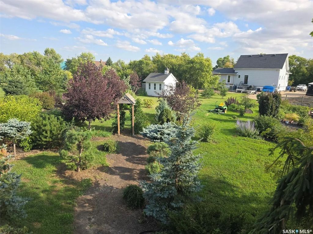 1306 Assiniboia Avenue, Grenfell