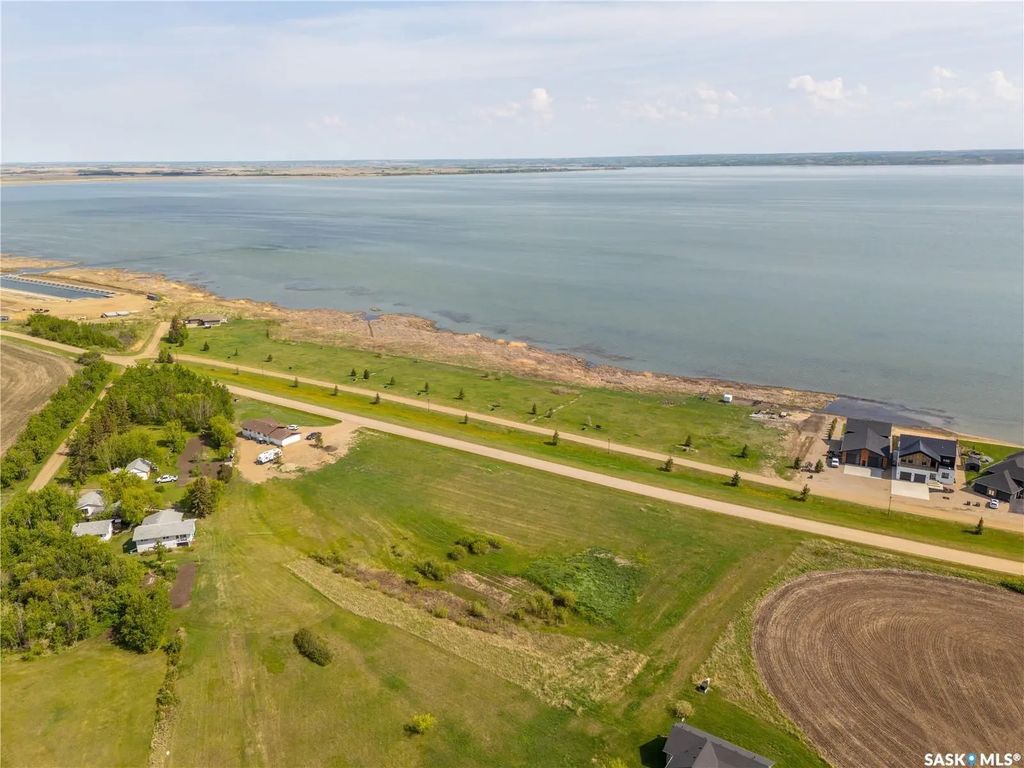 730 Lakeshore Drive, Meota