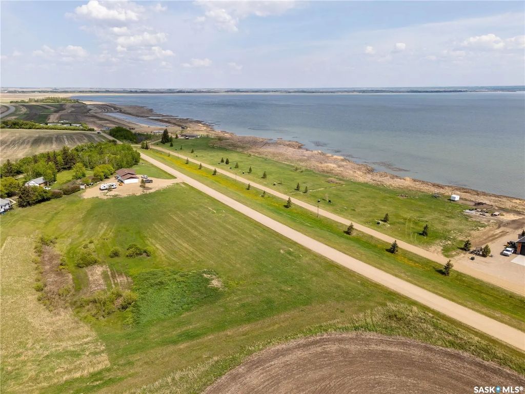 750 Lakeshore Drive, Meota