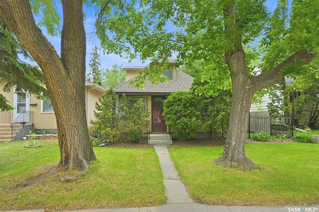 1003 6th Street E, Saskatoon