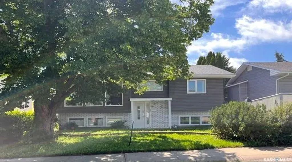 1321 Prince Cres, Moose Jaw