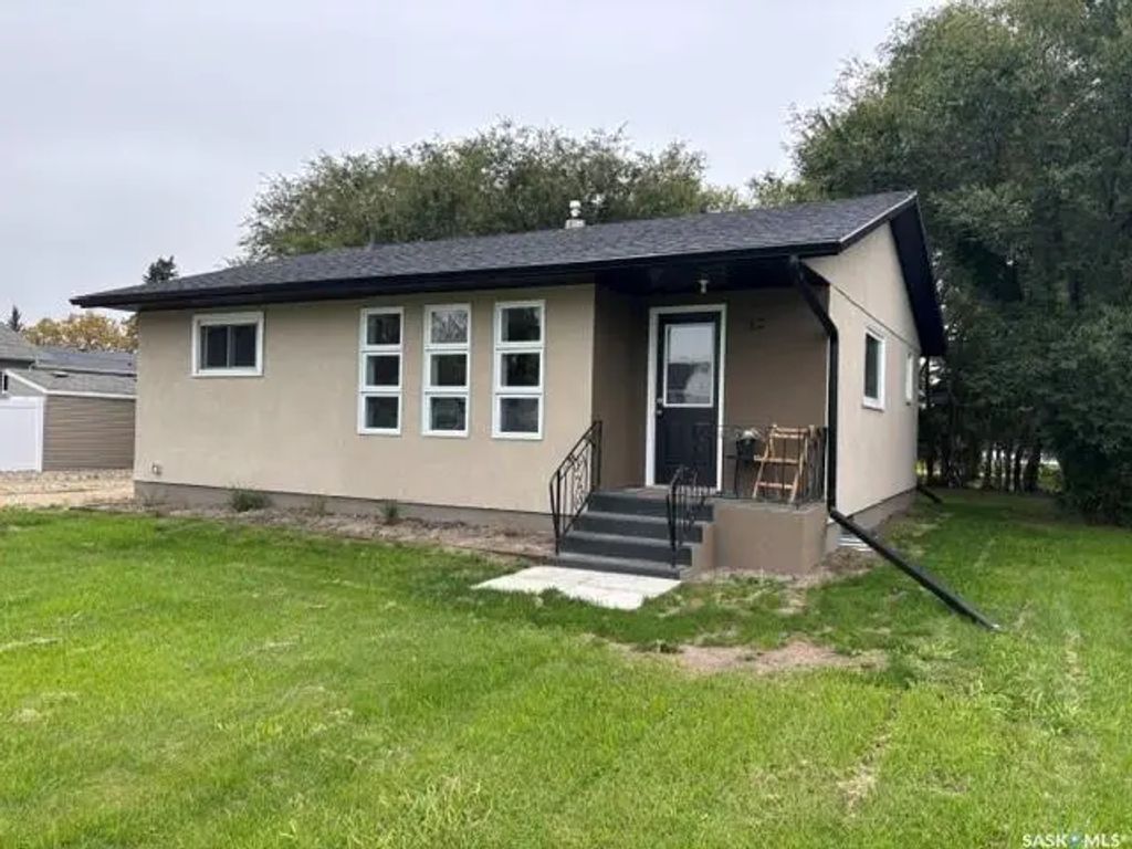 12 Roberts Street, Redvers