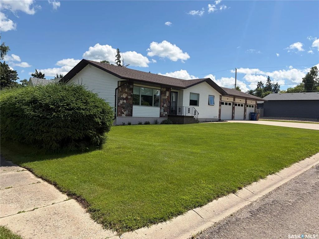 201 1st Street, Kelvington