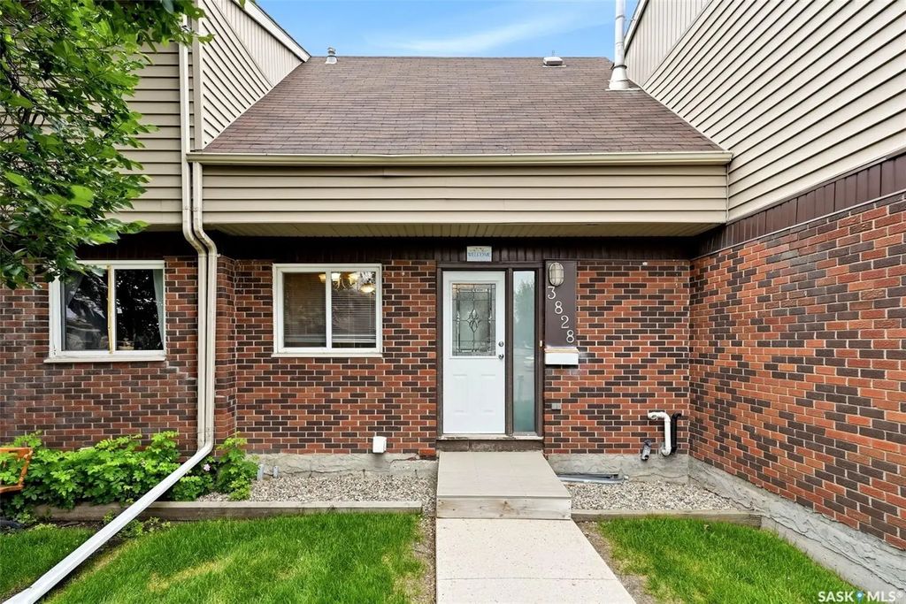 3828 Castle Road, Regina