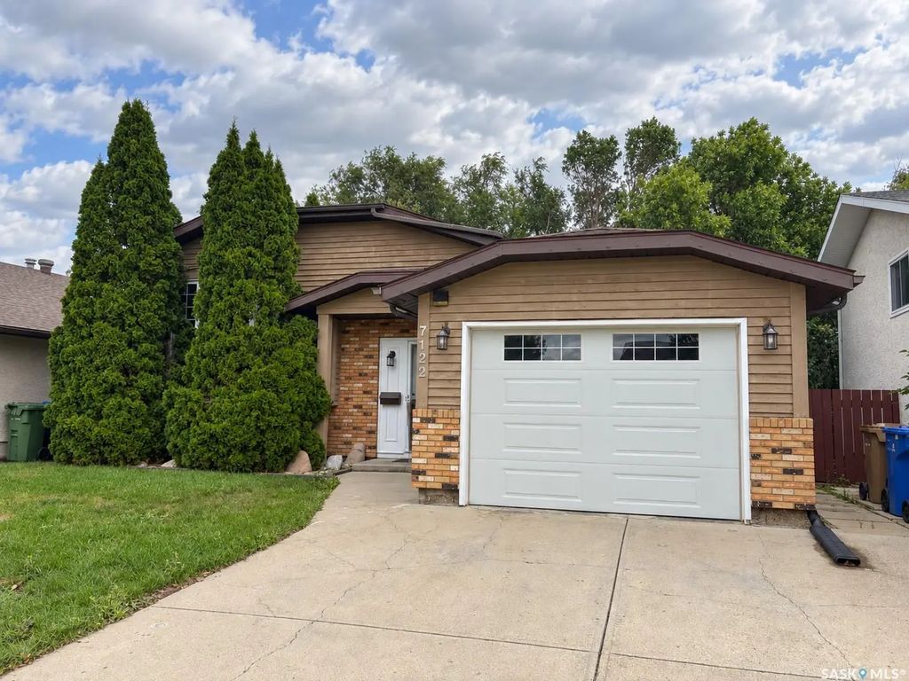 7122 Lawrence Drive, Regina