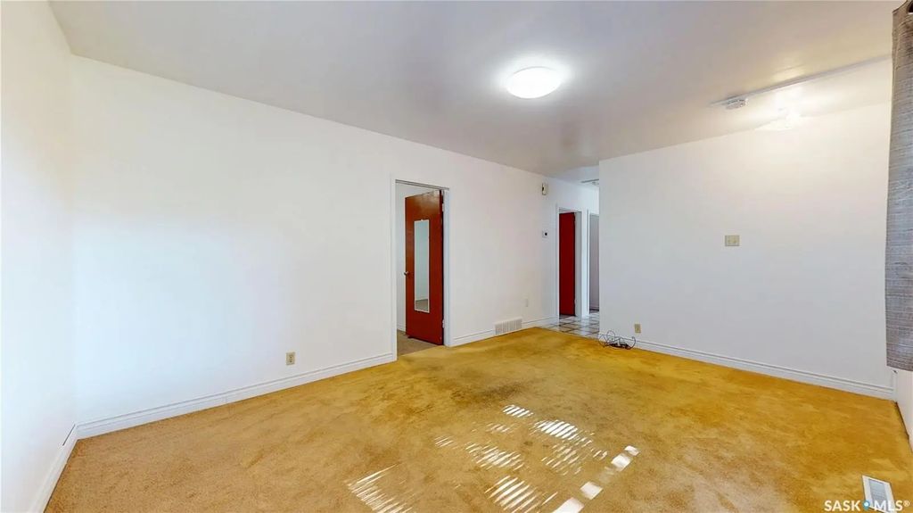 1240 10th Avenue E, Regina