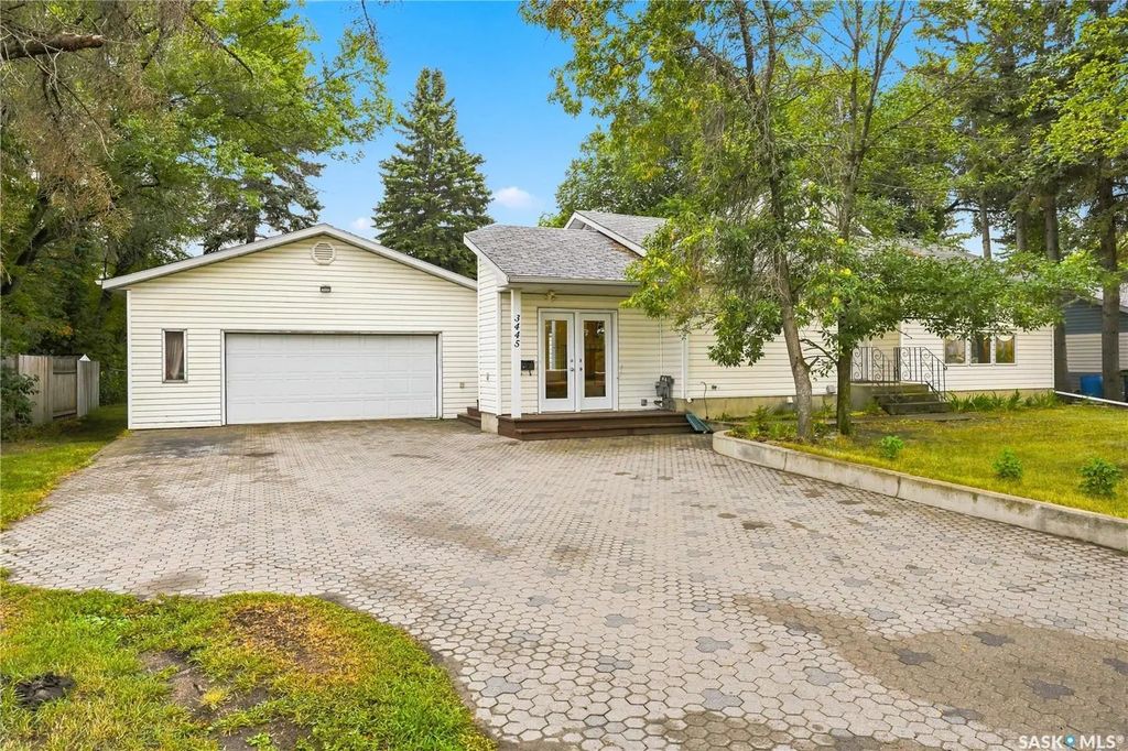 3445 11th Street W, Saskatoon