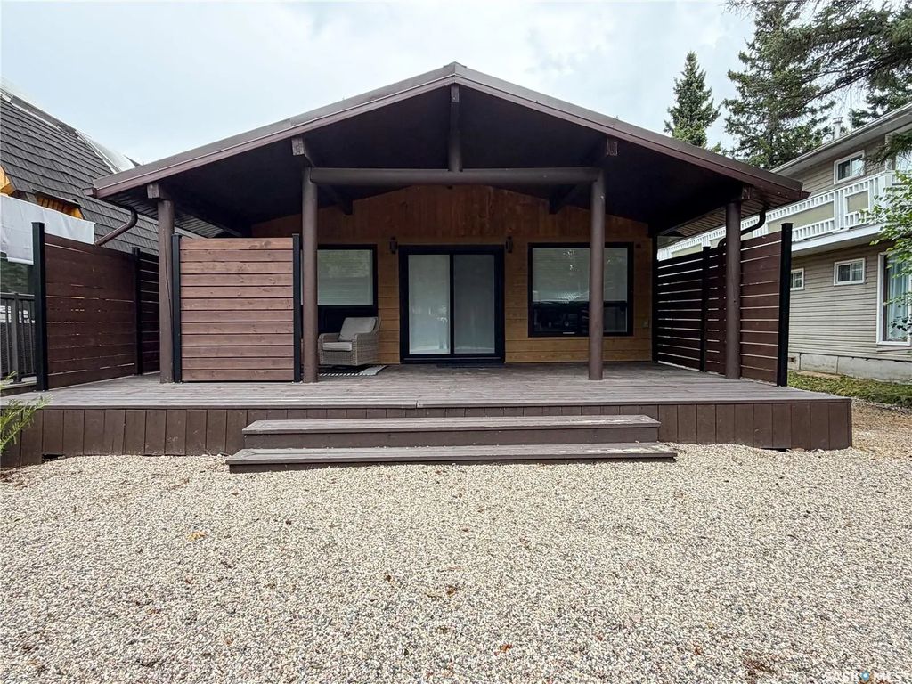 27 Poplar Street, Greig Lake