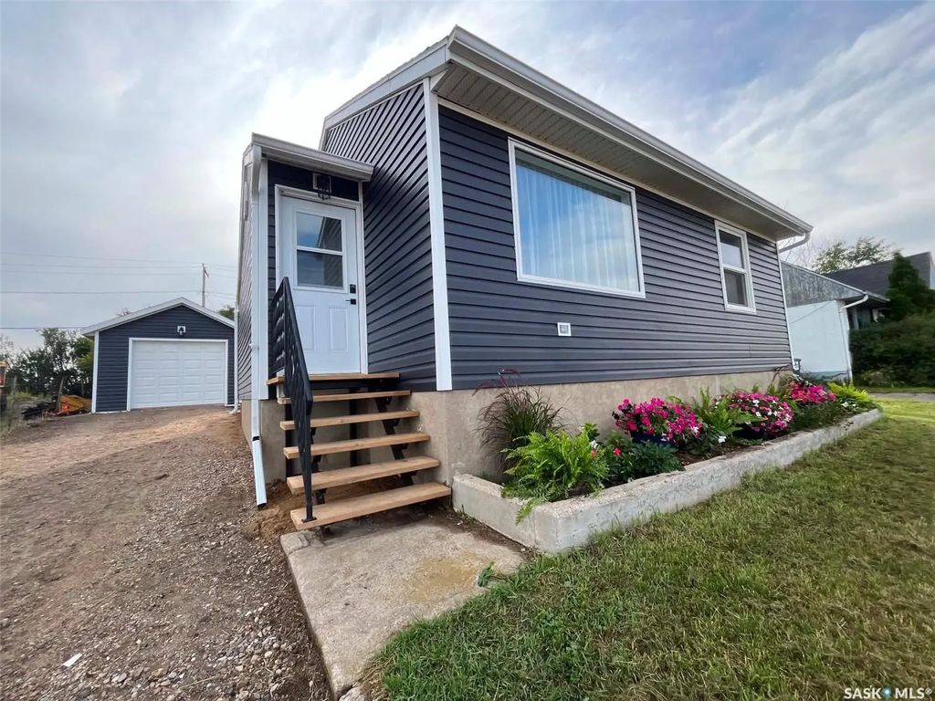 41 Pacific Avenue, Kerrobert