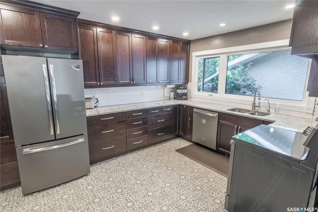 3708 Lakeview Avenue, Regina