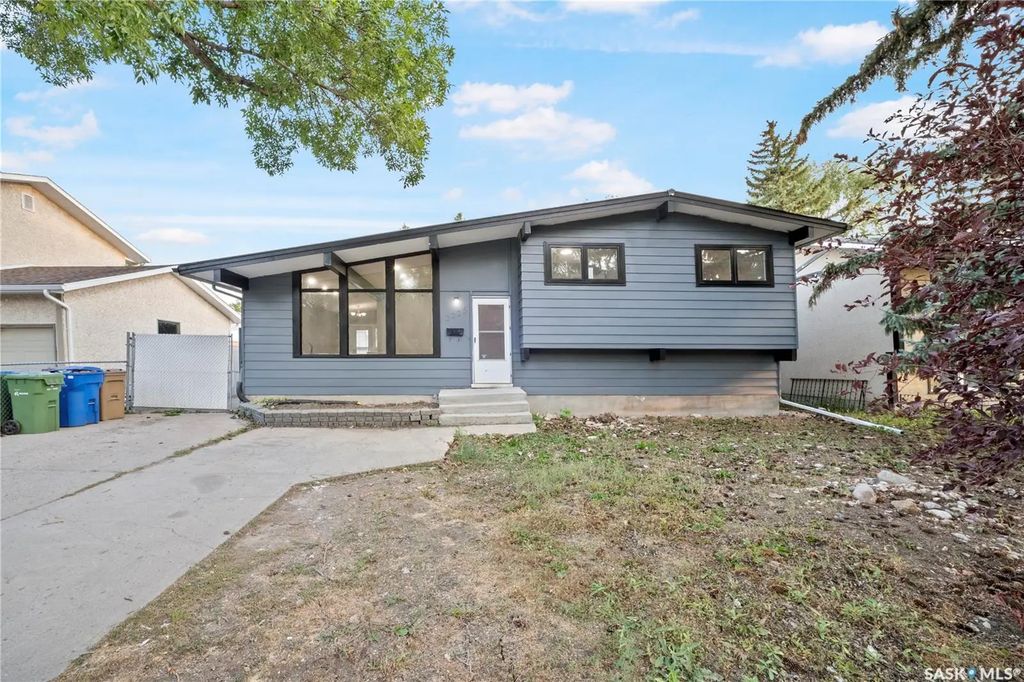 2225 Bedford Avenue E, Regina
