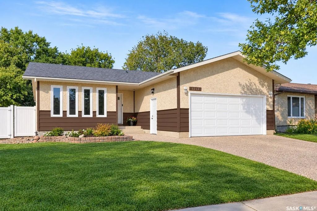 1214 Devonshire Drive N, Regina