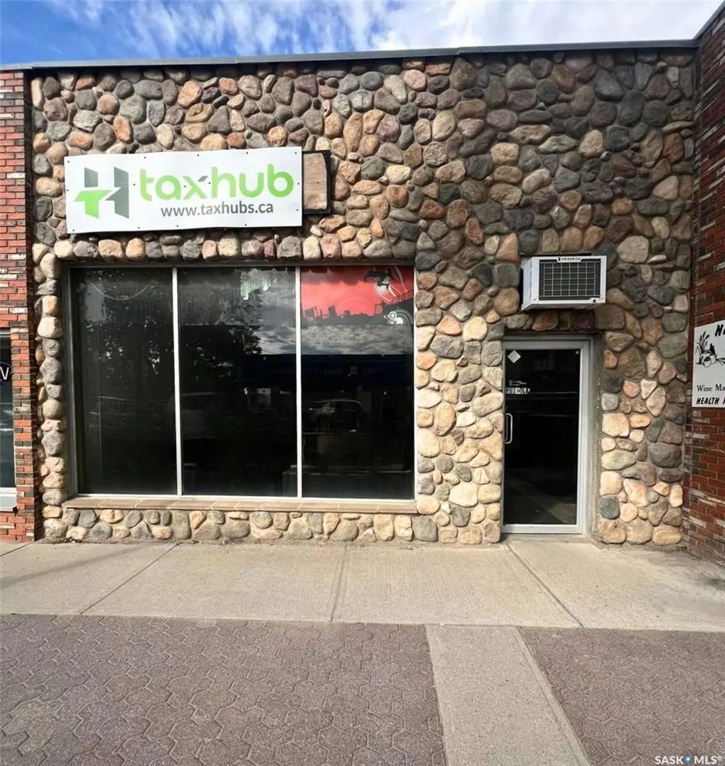 220 Central Avenue N, Swift Current