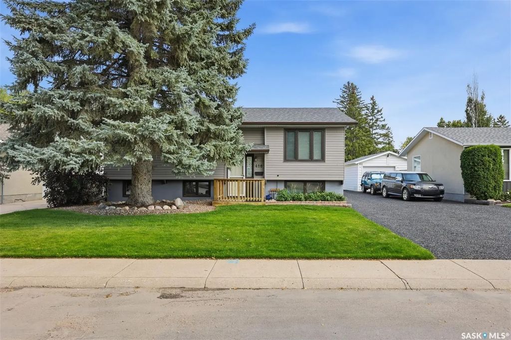 418 Laval Cres, Saskatoon