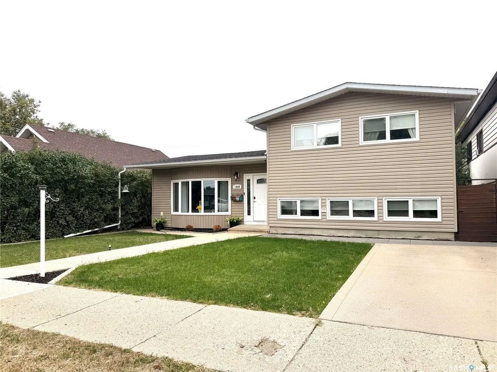 1409 2nd Street S, Estevan