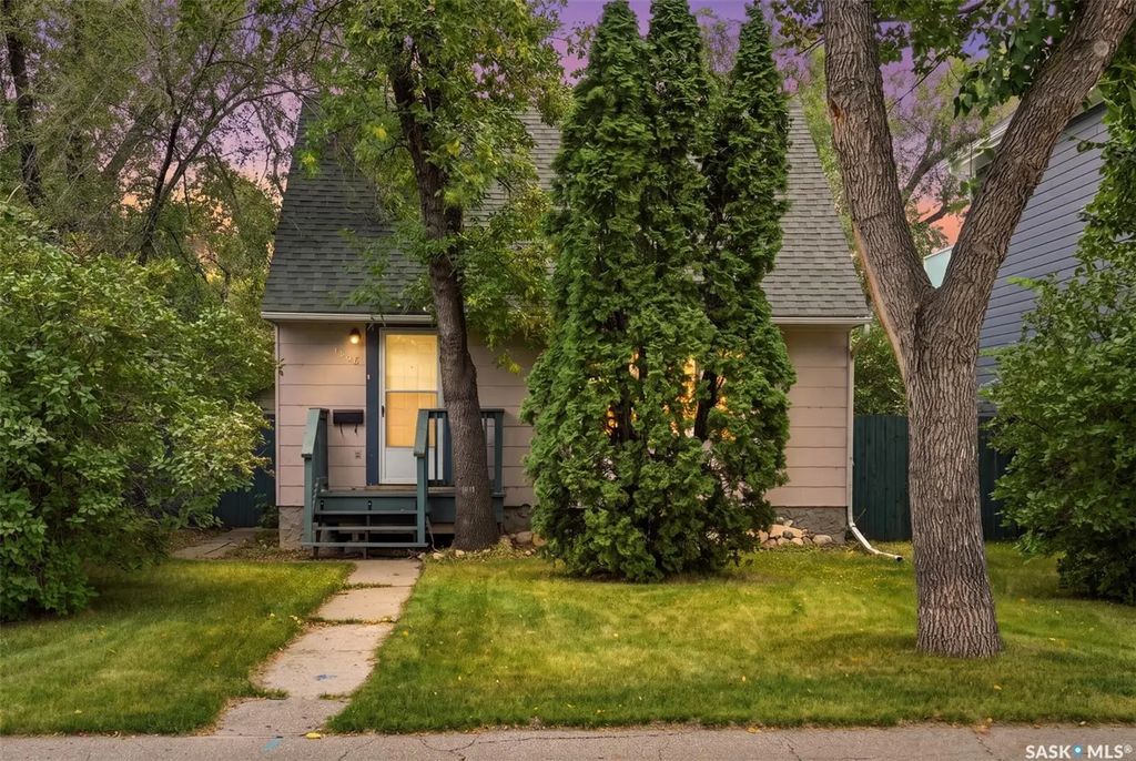 1105 Oxford Street, Saskatoon