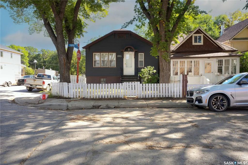 1903 Toronto Street, Regina